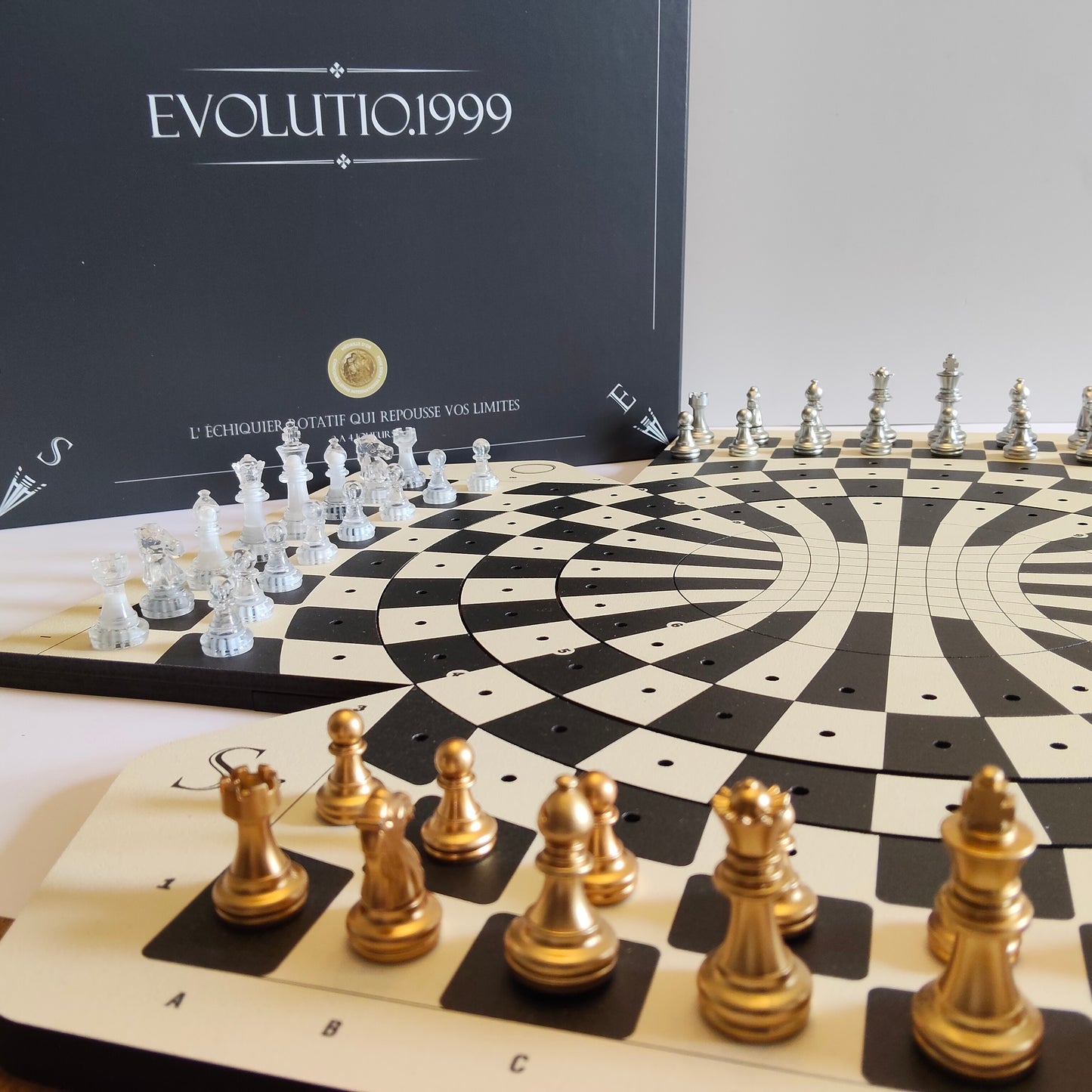 Rotierendes Schachbrett "Évolutio.1999" farbige Edition:
