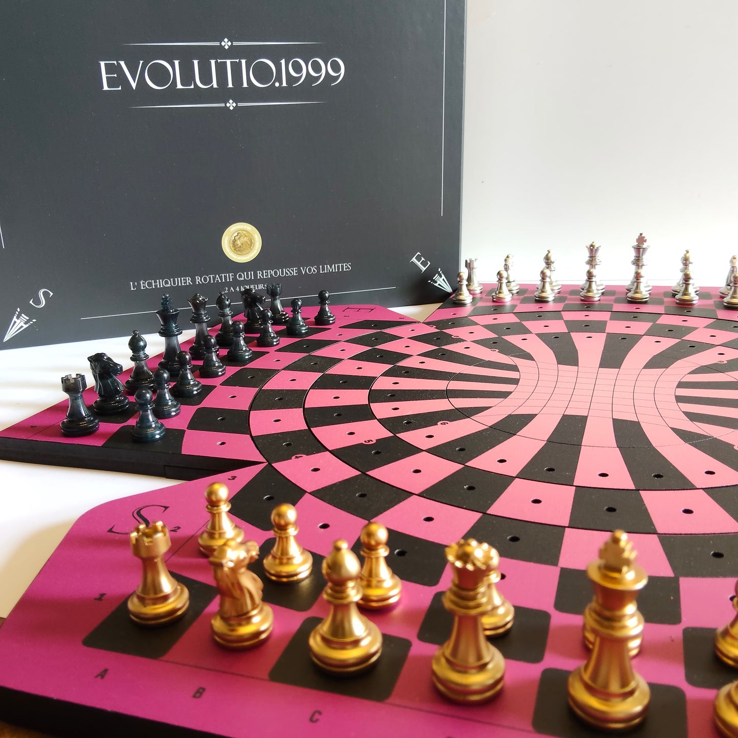 Rotierendes Schachbrett "Évolutio.1999" farbige Edition:
